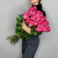 Пионовидные розовые розы