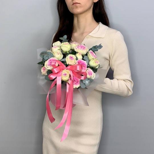 Шляпная коробка из кустовых роз Джелато