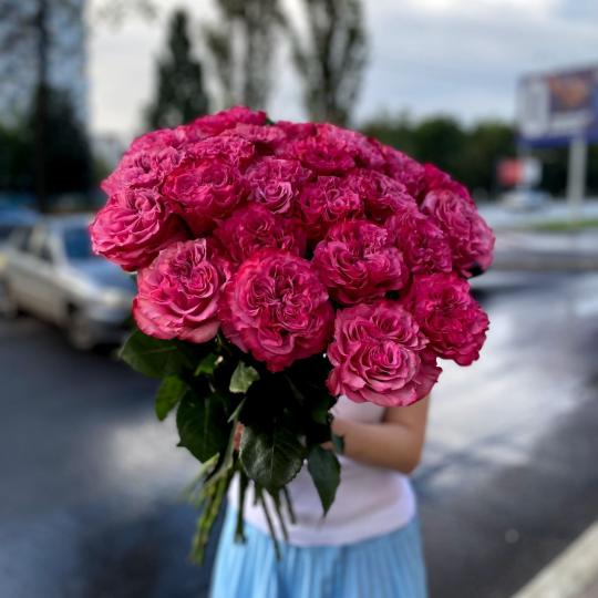 Пионовидные розы Кантри Блюз