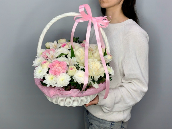 Нежно-розовая корзина