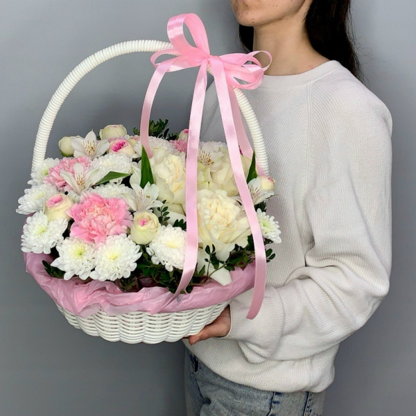 Нежно-розовая корзина